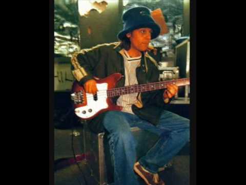 Love Spreads Isolated - Bassline (Mani)